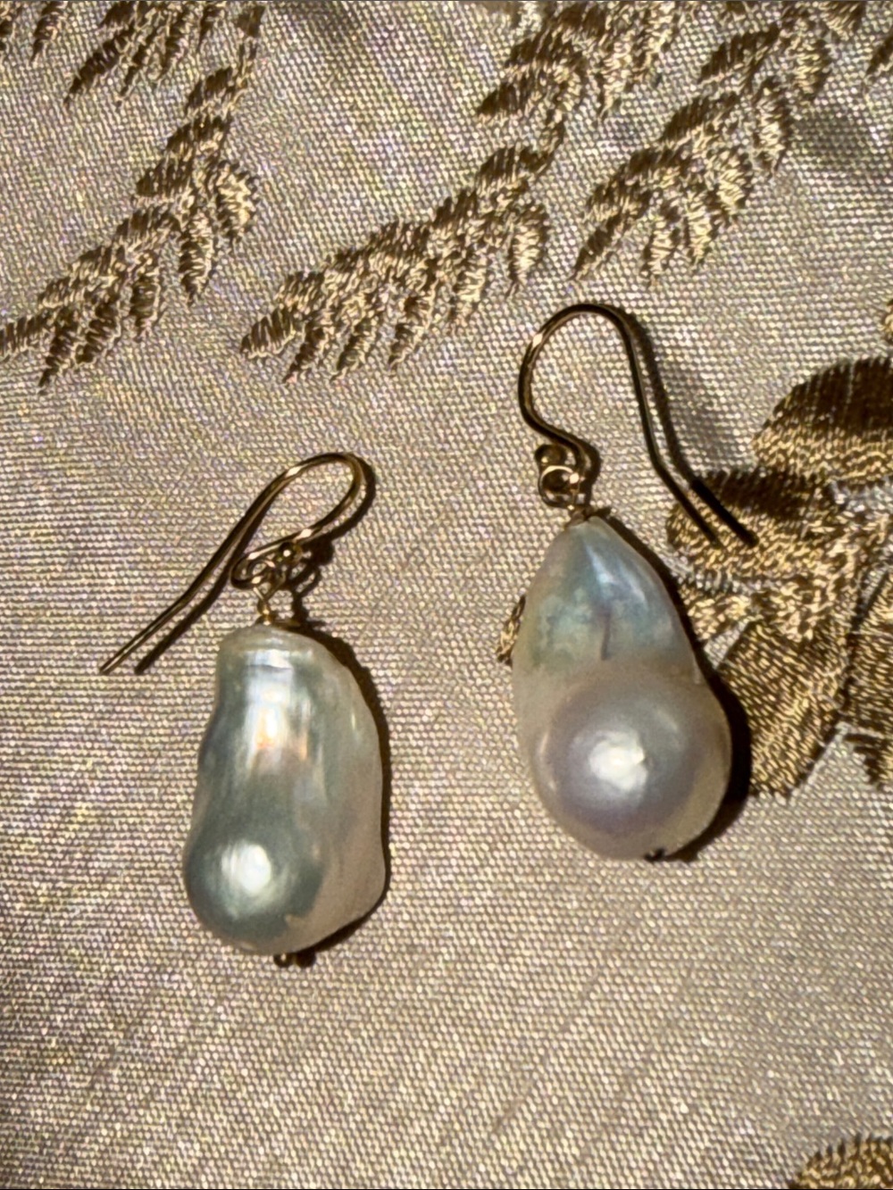 Exquisite baroque fresh water pearls large sterling gold plate overlay wires - Picture 6 of 8